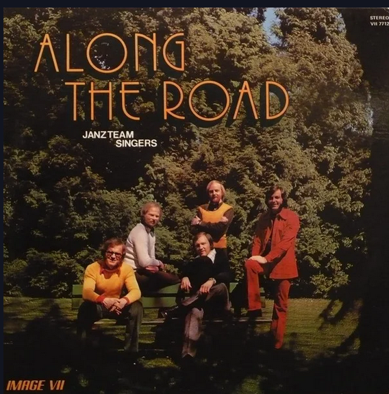 Jazz Team Singers - Along the Road